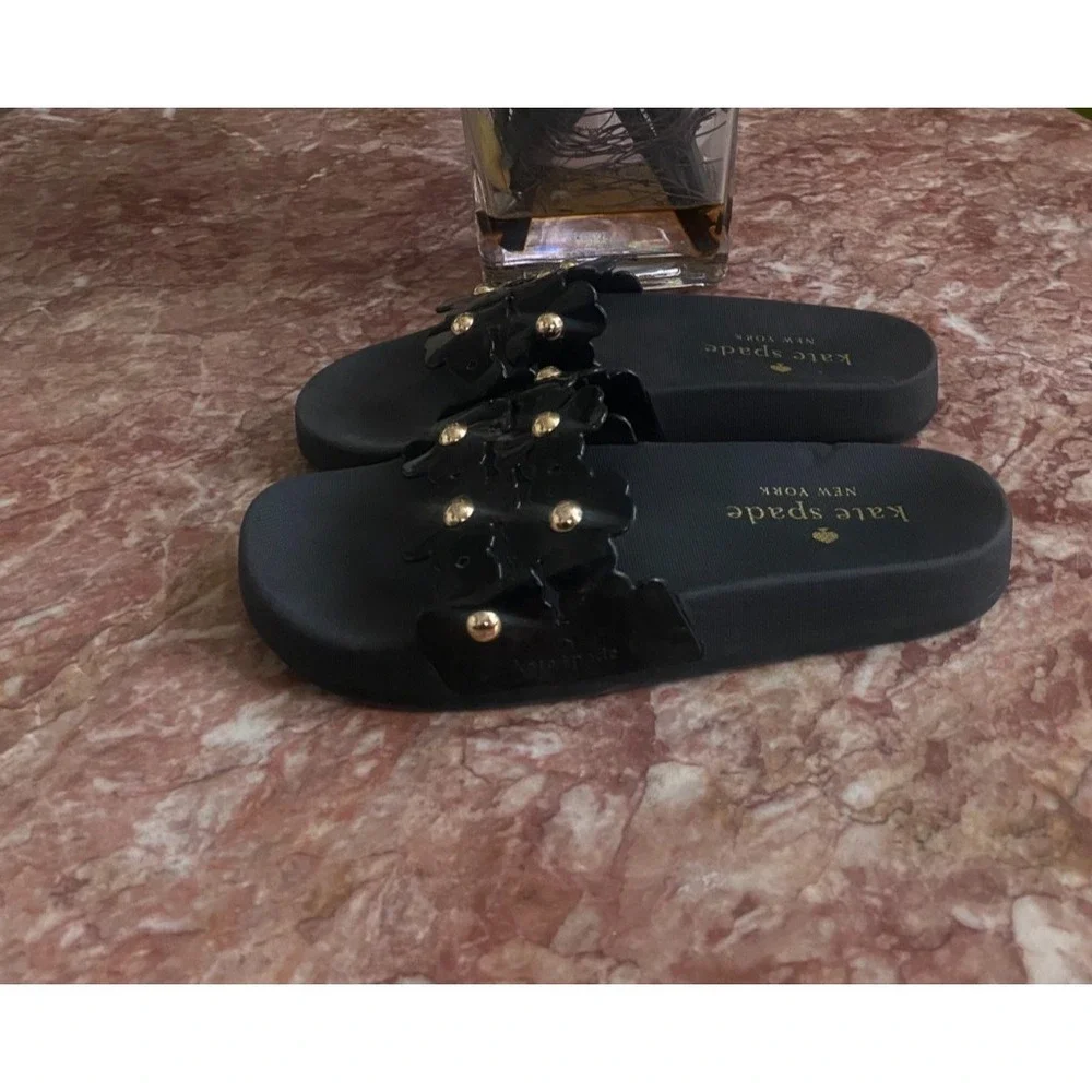 Kate Spade Daisy‎ Pool Slides Black Sandals Size 7B EUC! $129